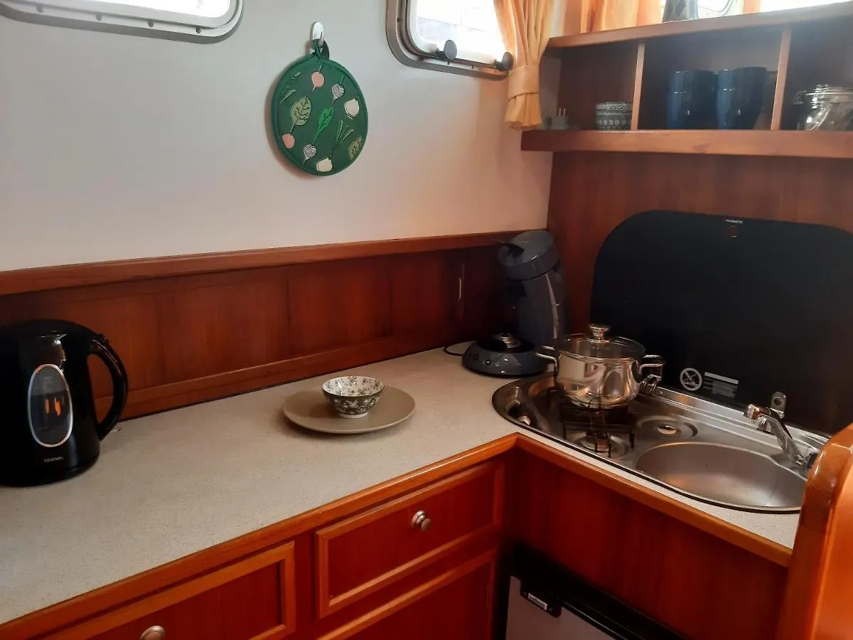 Botel Motor Yacht Amazone Hotel Amsterdam