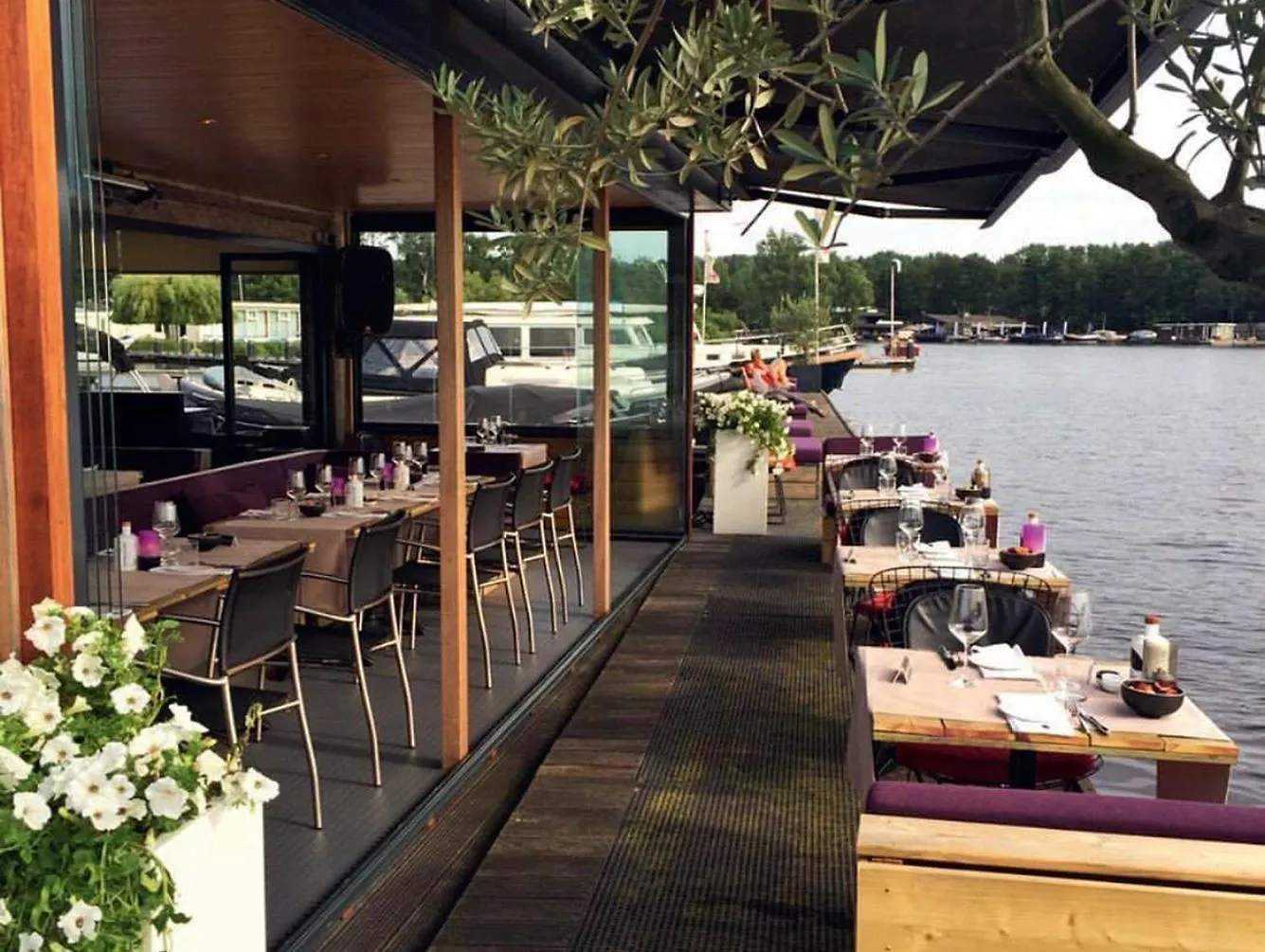 Motor Yacht Amazone Hotel Amsterdam 0*,  Netherlands